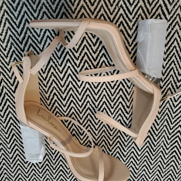 Lulus Isabella Nude heels - Picture 3 of 8